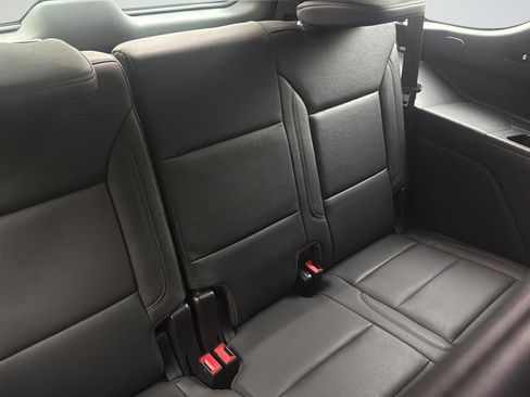 Used 2024 Chevrolet Tahoe LT RWD image 23