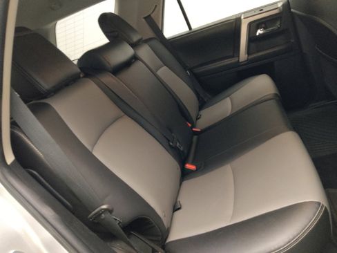 Used 2015 Toyota 4Runner SR5 Premium image 19