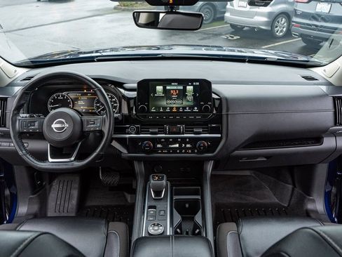 Used 2023 Nissan Pathfinder SL w/ SL Premium Package image 28