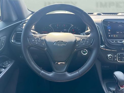 Used 2022 Chevrolet Equinox RS w/ LPO, Hit The Road Package FWD image 17