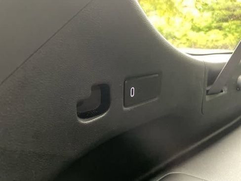 Used 2024 GMC Yukon XL Denali image 18