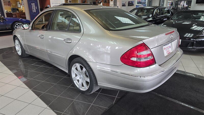 Used 2008 Mercedes-Benz E 350 4MATIC Sedan image 8