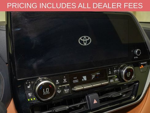 Used 2026 Toyota Highlander Platinum AWD/4WD image 15
