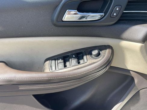 Used 2014 Chevrolet Malibu LT image 16
