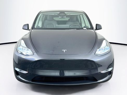 Used 2024 Tesla Model Y Long Range AWD/4WD image 2