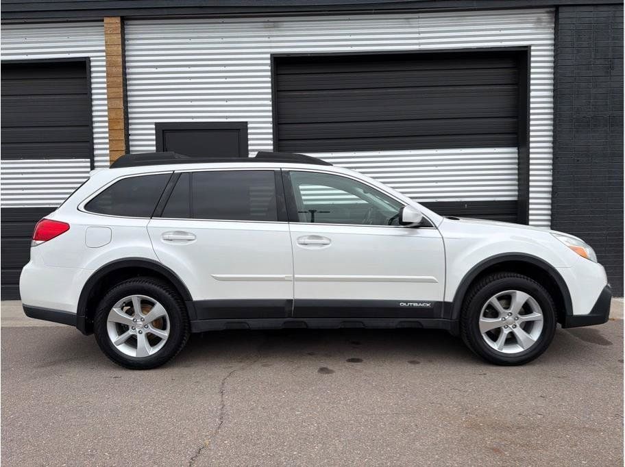 Used 2014 Subaru Outback 2.5i Limited AWD/4WD image 10