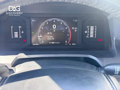 Used 2025 Toyota 4Runner SR5 AWD/4WD image 9