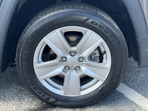 Used 2022 Jeep Compass Latitude FWD image 19