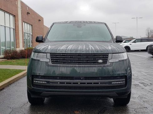 New 2025 Land Rover Range Rover SE image 2