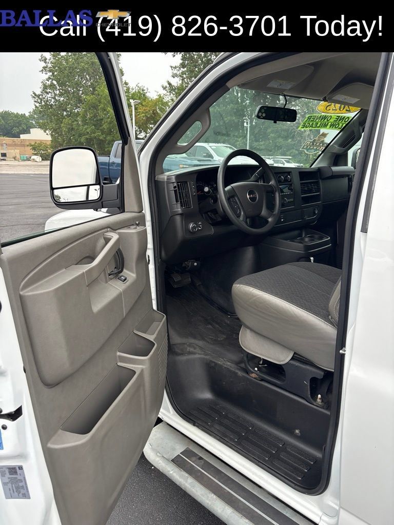 Used 2025 GMC Savana 2500 w/ Driver Convenience Package RWD image 15