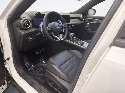 Used 2024 Alfa Romeo Tonale Ti AWD/4WD image 10
