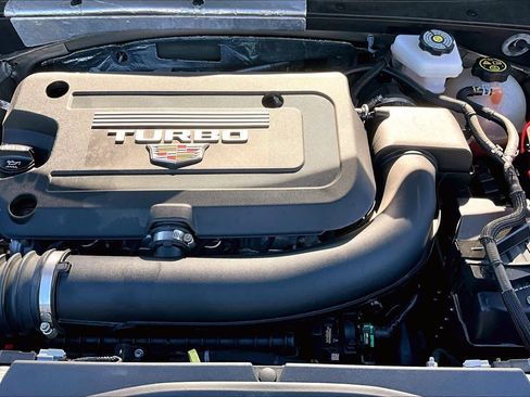 Used 2023 Cadillac XT4 Luxury w/ Cold Weather Package image 32