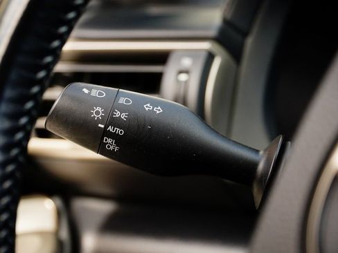 Used 2017 Lexus RC 200t image 28