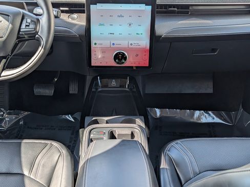 Used 2025 Ford Mustang Mach-E Premium image 19