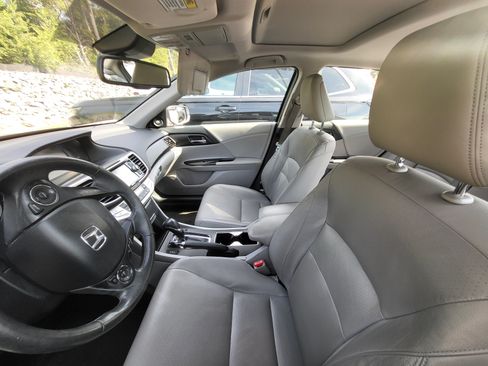 Used 2015 Honda Accord EX-L image 10