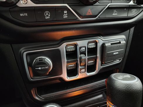 Used 2022 Jeep Wrangler Unlimited Sport image 48