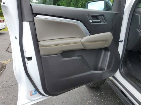 Used 2023 Chevrolet Colorado ZR2 w/ LPO, Tailgate Decal Package image 6