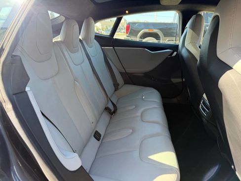 Used 2015 Tesla Model S 85D image 23