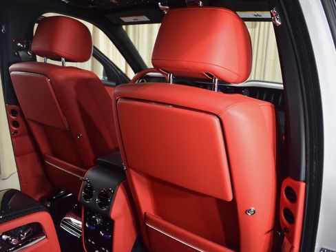 New 2026 Rolls-Royce Cullinan Black Badge image 19