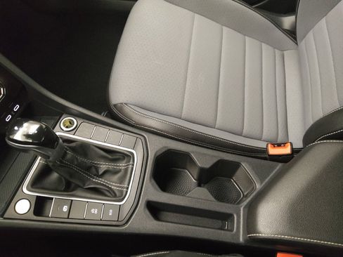 Used 2025 Volkswagen Jetta SE FWD image 26