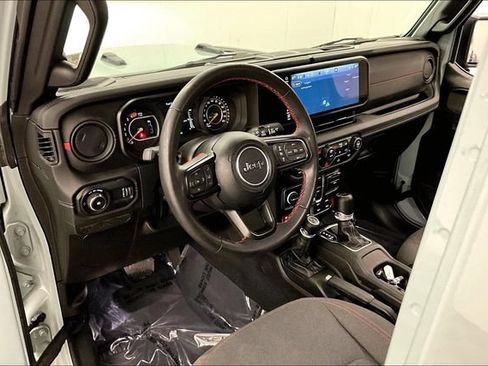 Used 2024 Jeep Wrangler Unlimited Rubicon w/ Dual Top Group AWD/4WD image 15