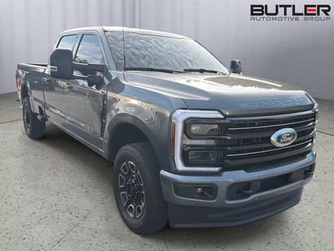 Used 2025 Ford F250 Platinum w/ FX4 Off-Road Package AWD/4WD image 5