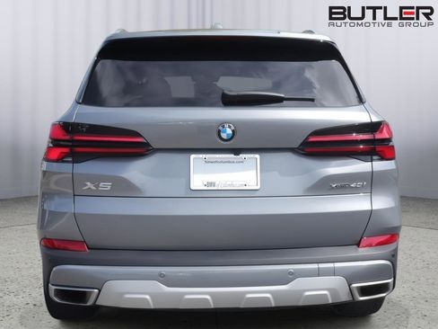 Used 2024 BMW X5 xDrive40i w/ Parking Assistance Package image 6
