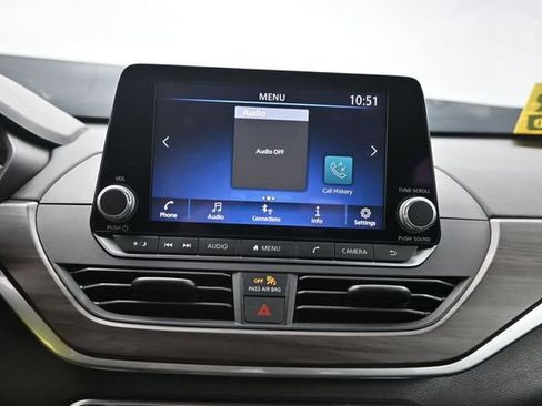 Used 2025 Nissan Altima 2.5 SV FWD image 29