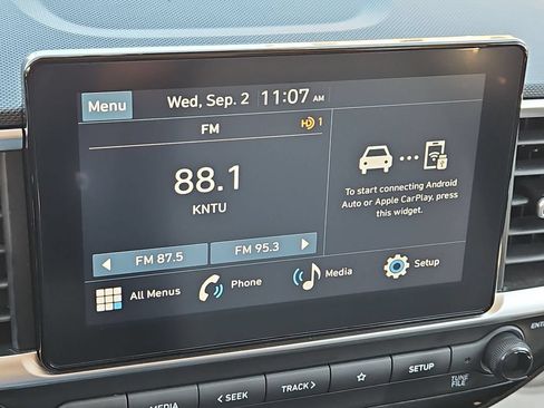 Used 2025 Hyundai Venue SEL FWD image 17