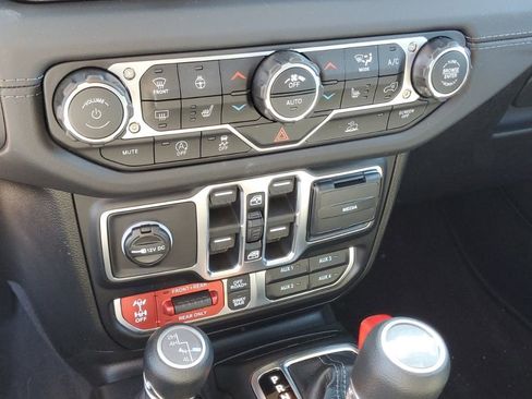 New 2026 Jeep Wrangler Rubicon w/ Technology Group image 21