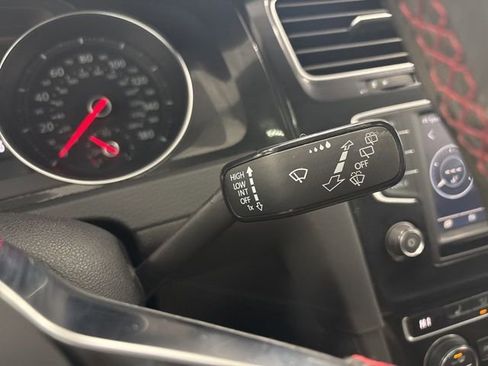 Used 2017 Volkswagen GTI Autobahn image 32