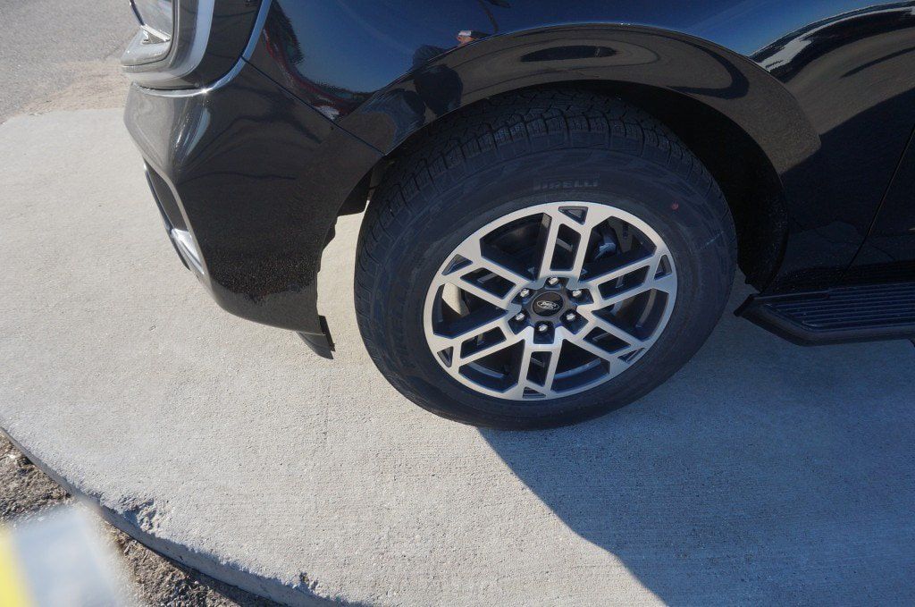 Used 2013 Ford F350 Lariat w/ Lariat Ultimate Pkg AWD/4WD image 21