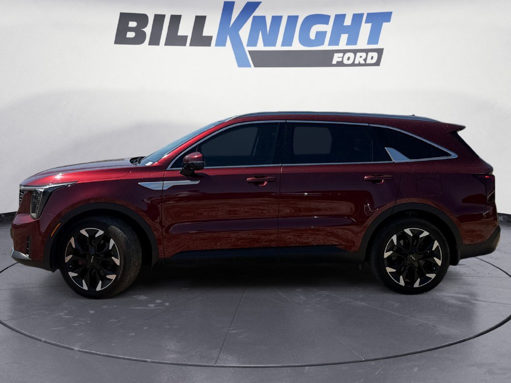 Used 2025 Kia Sorento EX w/ Panoramic Sunroof Package FWD image 2