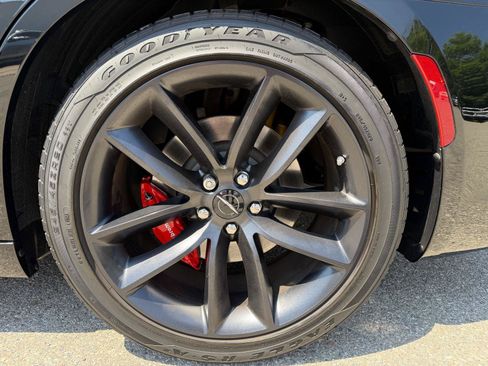 Used 2023 Chrysler 300 C RWD image 11