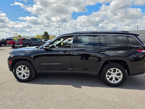 Used 2023 Jeep Grand Cherokee L Limited AWD/4WD image 8