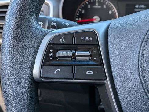 Used 2019 Kia Sorento LX image 28