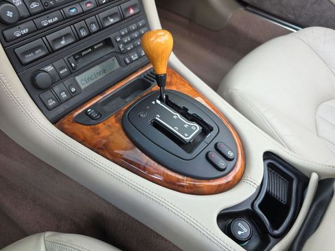 Used 2000 Jaguar XK8 Convertible RWD image 10