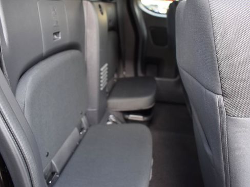 Used 2025 Nissan Frontier SV RWD image 47