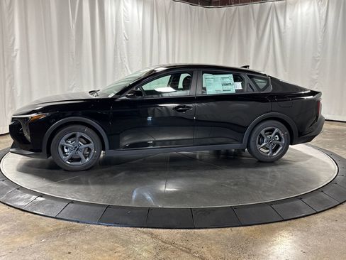 New 2026 Kia K4 LXS image 3