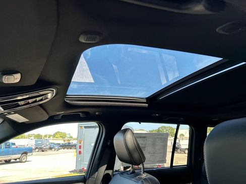 New 2025 Jeep Grand Cherokee Limited w/ Luxury Tech Group II image 20