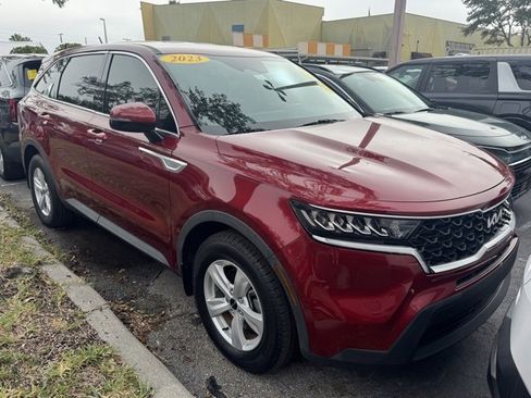 Used 2023 Kia Sorento LX image 10