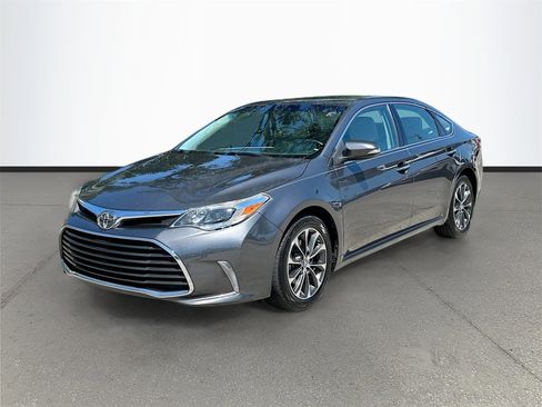 Used 2016 Toyota Avalon XLE Premium image 3