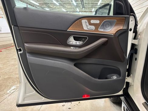 Used 2020 Mercedes-Benz GLS 450 4MATIC image 7