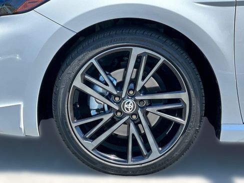 Used 2025 Toyota Camry XSE FWD image 11