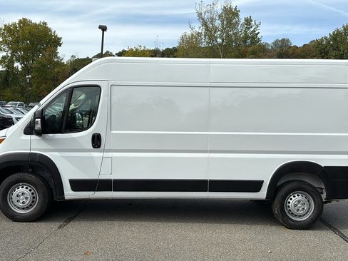 Used 2025 RAM ProMaster 2500 w/ Safety Group image 7