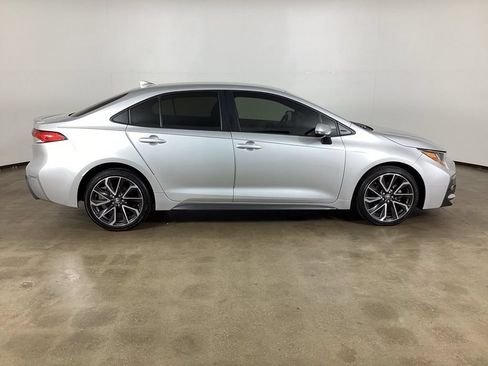 Used 2022 Toyota Corolla SE FWD image 4