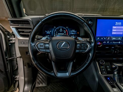 Used 2024 Lexus GX 550 AWD/4WD image 14
