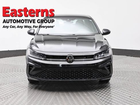 Used 2025 Volkswagen Jetta Sport FWD image 2
