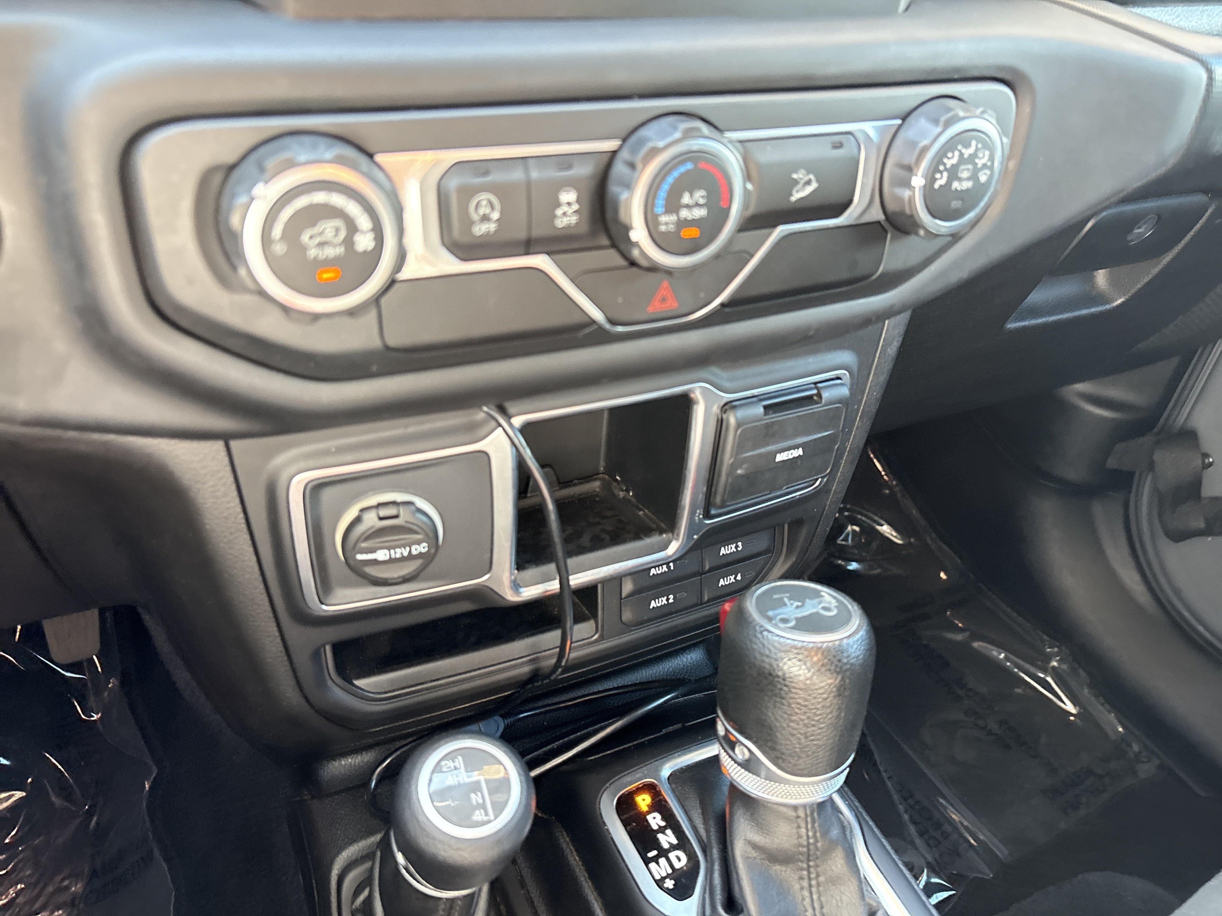 Used 2018 Jeep Wrangler Unlimited Sport AWD/4WD image 29