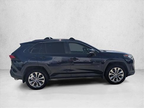 Used 2021 Toyota RAV4 XLE Premium FWD image 4